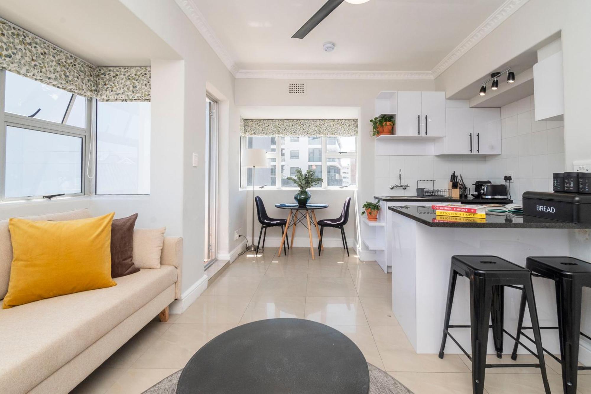Apartment Bright Modern 2bed1 With Pool