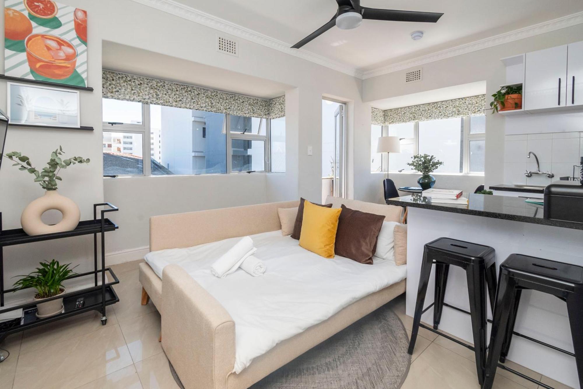 Apartment Bright Modern 2bed1 With Pool