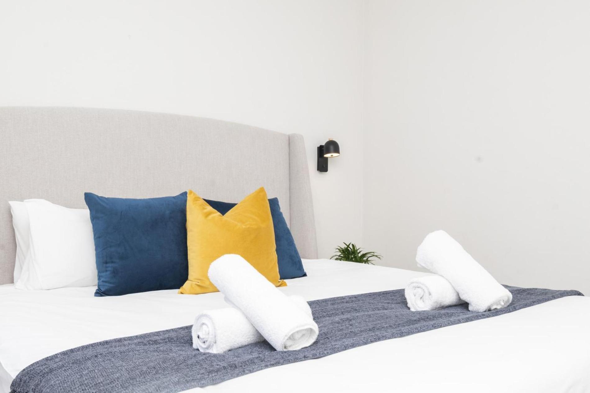 Bright Modern 2bed1 With Pool * Cape Town